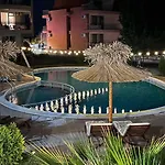 Larenta стилни с 2 спални и гледка море в влас Apartamento Sveti Vlas