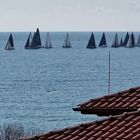 Larenta стилни с 2 спални и гледка море в влас * Sveti Vlas