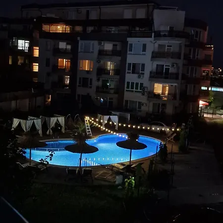 Larenta Sveti Vlas, Ulitsa Cherno 12 *