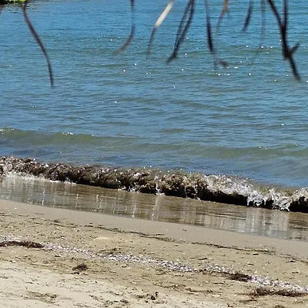 Larenta стилни с 2 спални и гледка море в влас