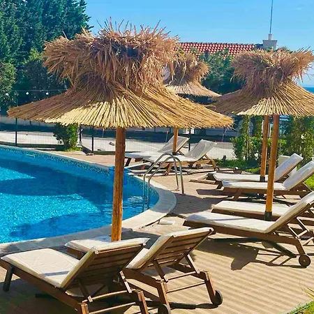 Larenta Sveti Vlas, Ulitsa Cherno 12