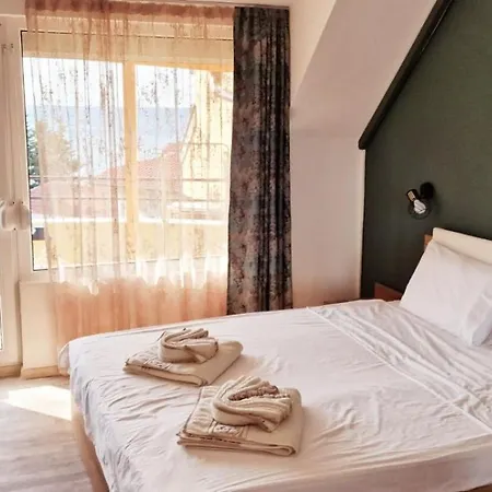Апартамент Larenta Sveti Vlas, Ulitsa Cherno 12 Свети Влас