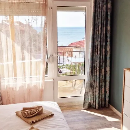 Larenta Sveti Vlas, Ulitsa Cherno 12 * Свети Влас
