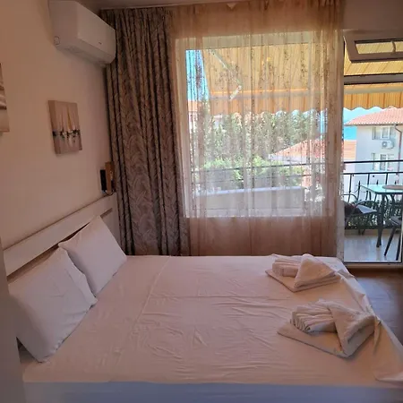 Larenta стилни с 2 спални и гледка море в влас Lejlighed