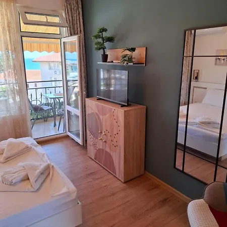 Lejlighed Larenta стилни с 2 спални и гледка море в влас Sveti Vlas