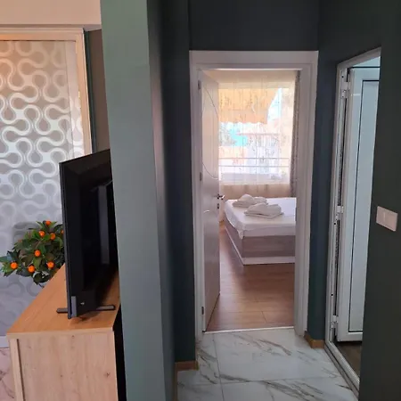Larenta Sveti Vlas, Ulitsa Cherno 12 *