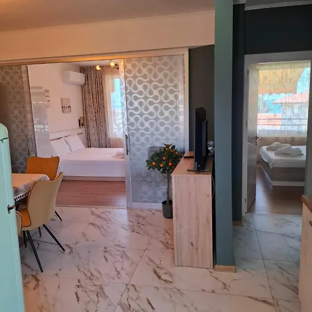 Larenta Sveti Vlas, Ulitsa Cherno 12 * Sveti Vlas