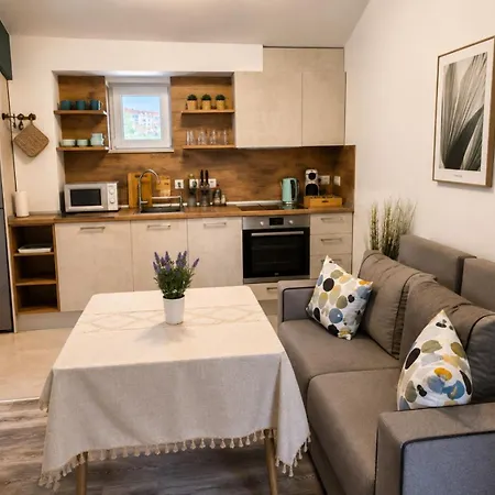 Larenta стилни с 2 спални и гледка море в влас Apartment *