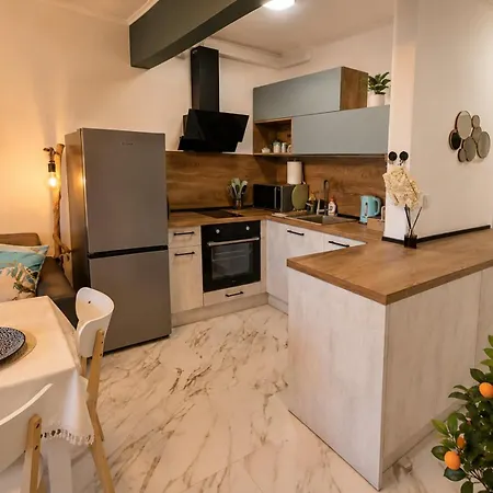 Larenta стилни с 2 спални и гледка море в влас Apartment Sveti Vlas