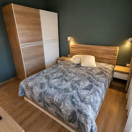 Larenta стилни с 2 спални и гледка море в влас * Sveti Vlas