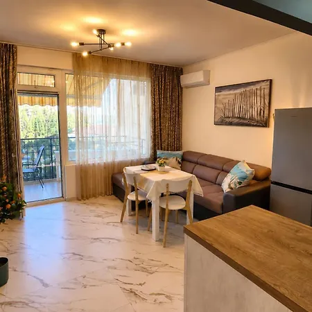 Larenta стилни с 2 спални и гледка море в влас Apartment *