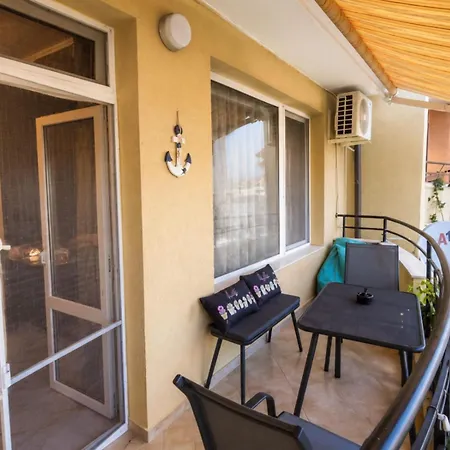 Larenta стилни с 2 спални и гледка море в влас Apartment Sveti Vlas