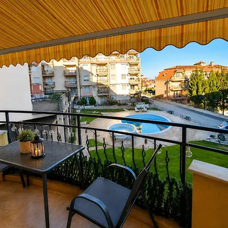 Larenta стилни с 2 спални и гледка море в влас Apartment Sveti Vlas