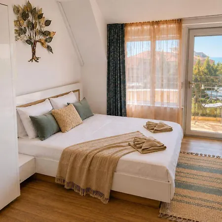 Larenta стилни с 2 спални и гледка море в влас Apartment *
