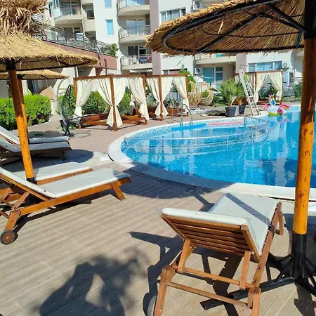 Larenta стилни с 2 спални и гледка море в влас Apartment *