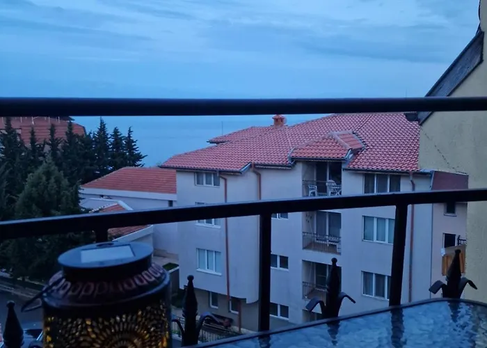 アパート Larenta стилни с 2 спални и гледка море в влас スヴェティ・ヴラス