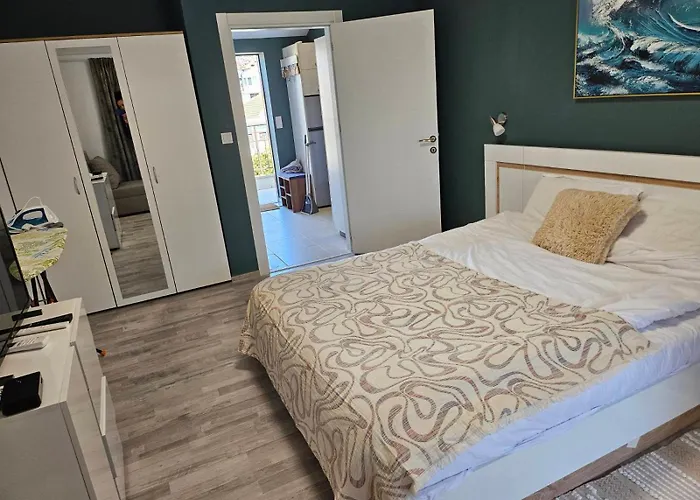 Larenta стилни с 2 спални и гледка море в влас アパート