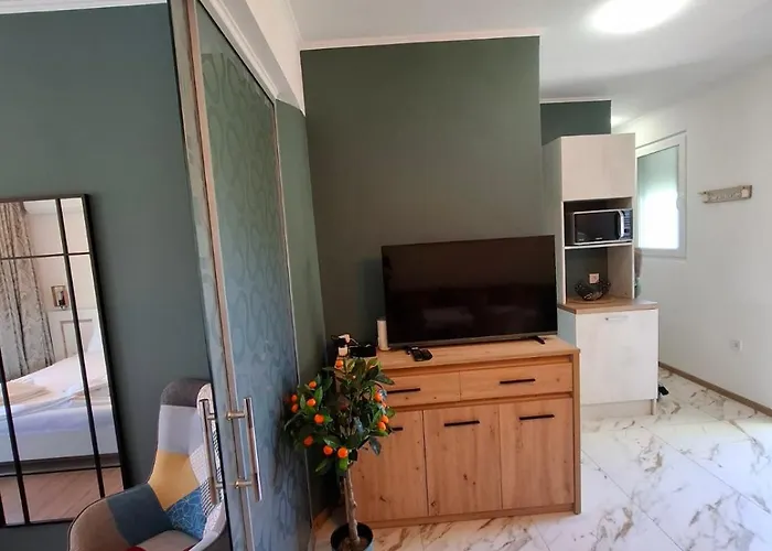 Larenta стилни с 2 спални и гледка море в влас Апартаменты