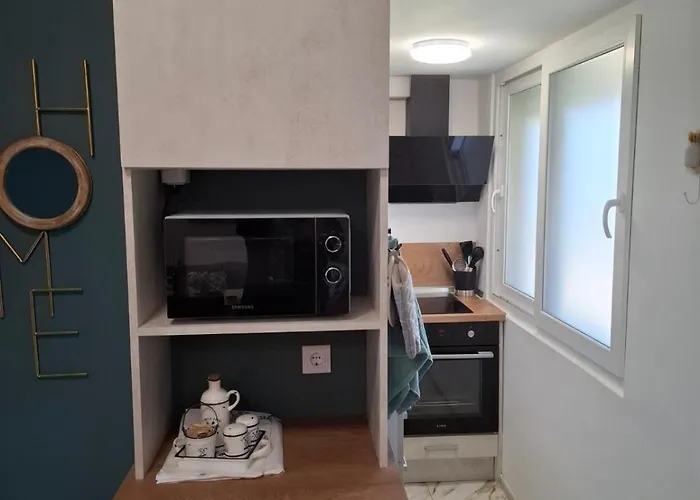 Larenta стилни с 2 спални и гледка море в влас Свети-Влас