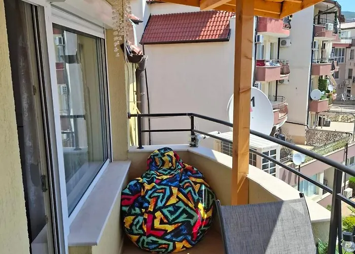 Larenta стилни с 2 спални и гледка море в влас Апартаменты *