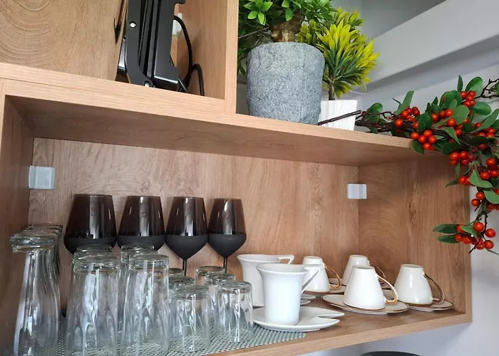 Апартаменты Larenta стилни с 2 спални и гледка море в влас *